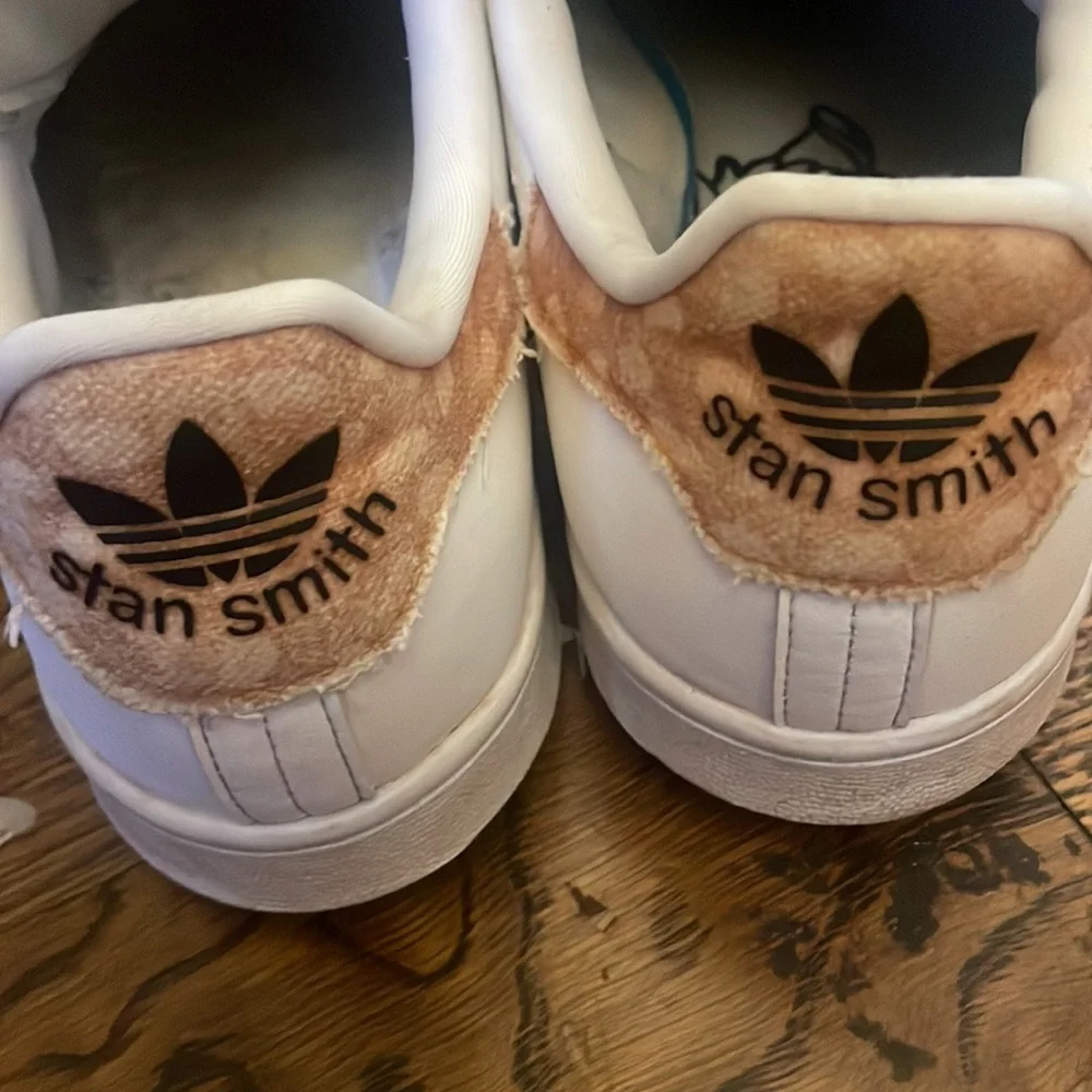 Adidas Stan Smith leather Disney Sneakers! 10